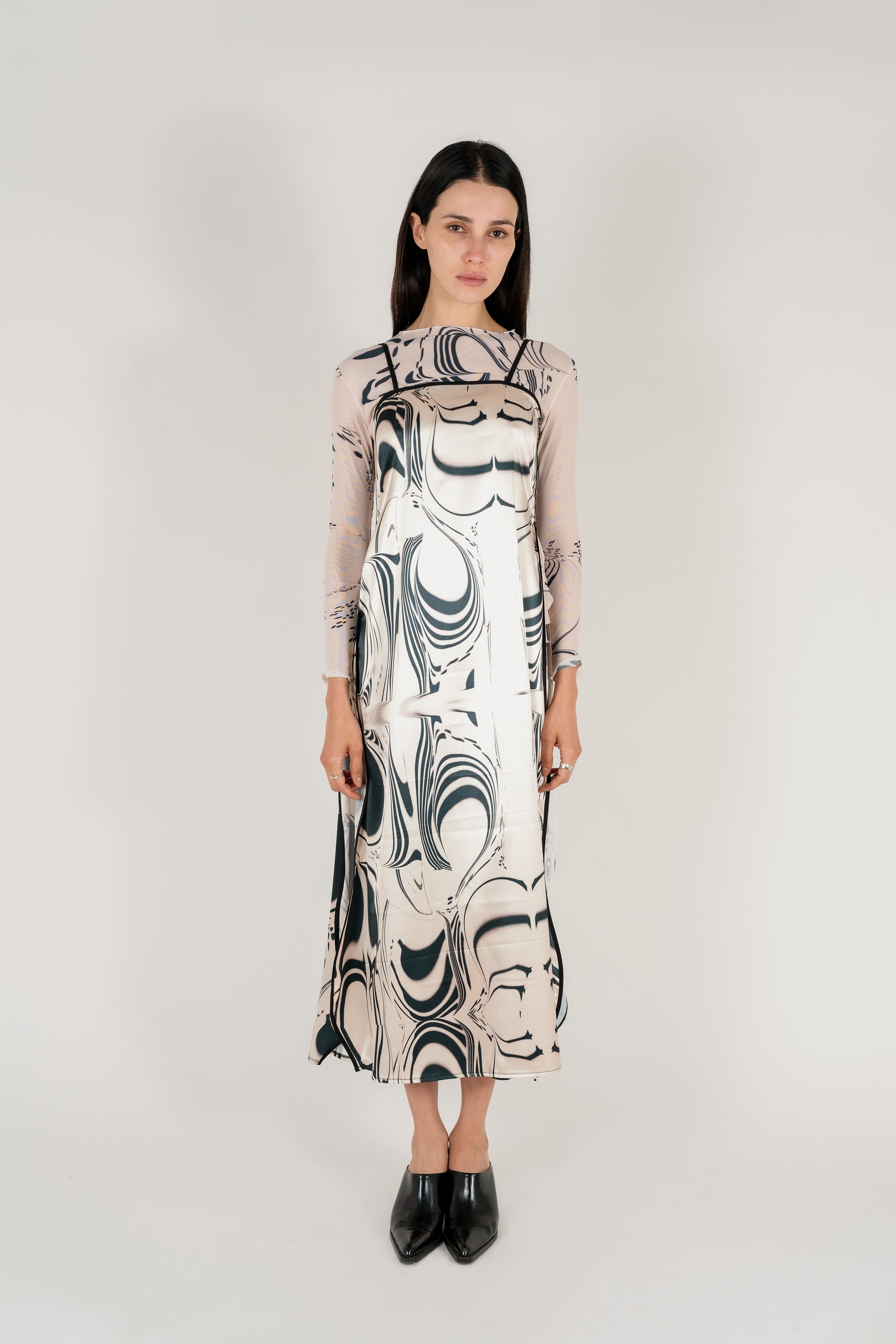 NIN_STUDIO_OVER_DRESS_LIQUID_REVERIE_1