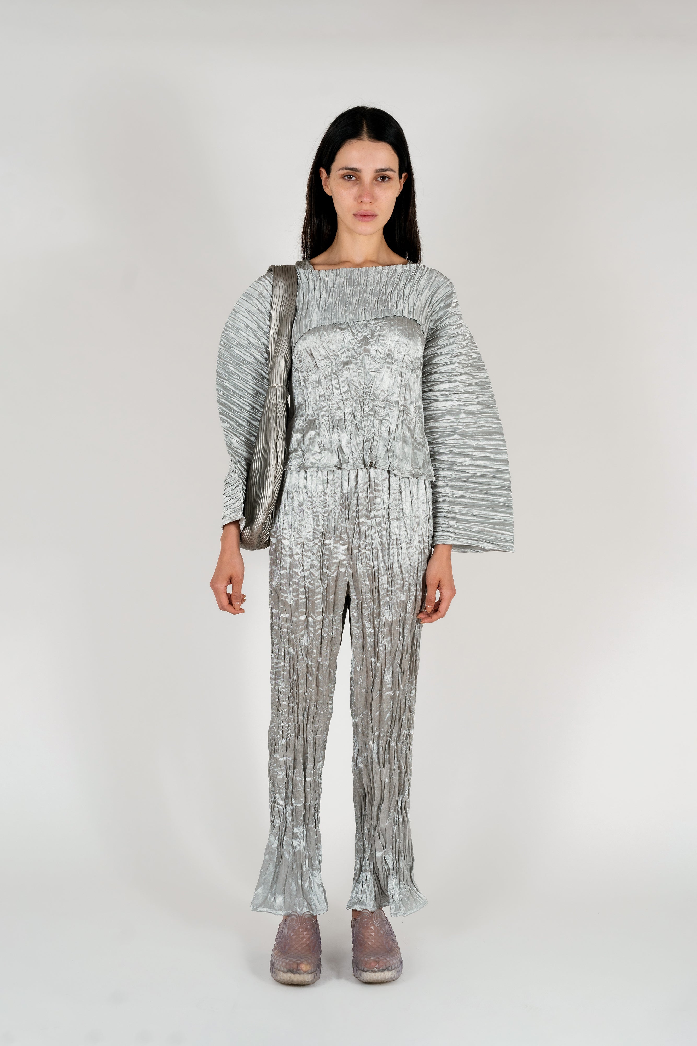 NIN_STUDIO_CHI_TOP_SILVER_SHINE_1