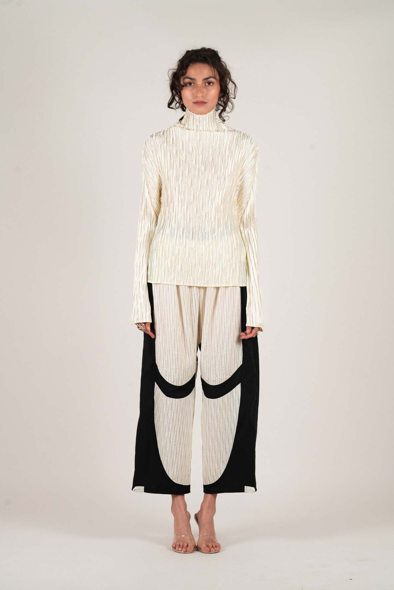 NIN STUDIO EROSION TURTLENECK PEARL 4