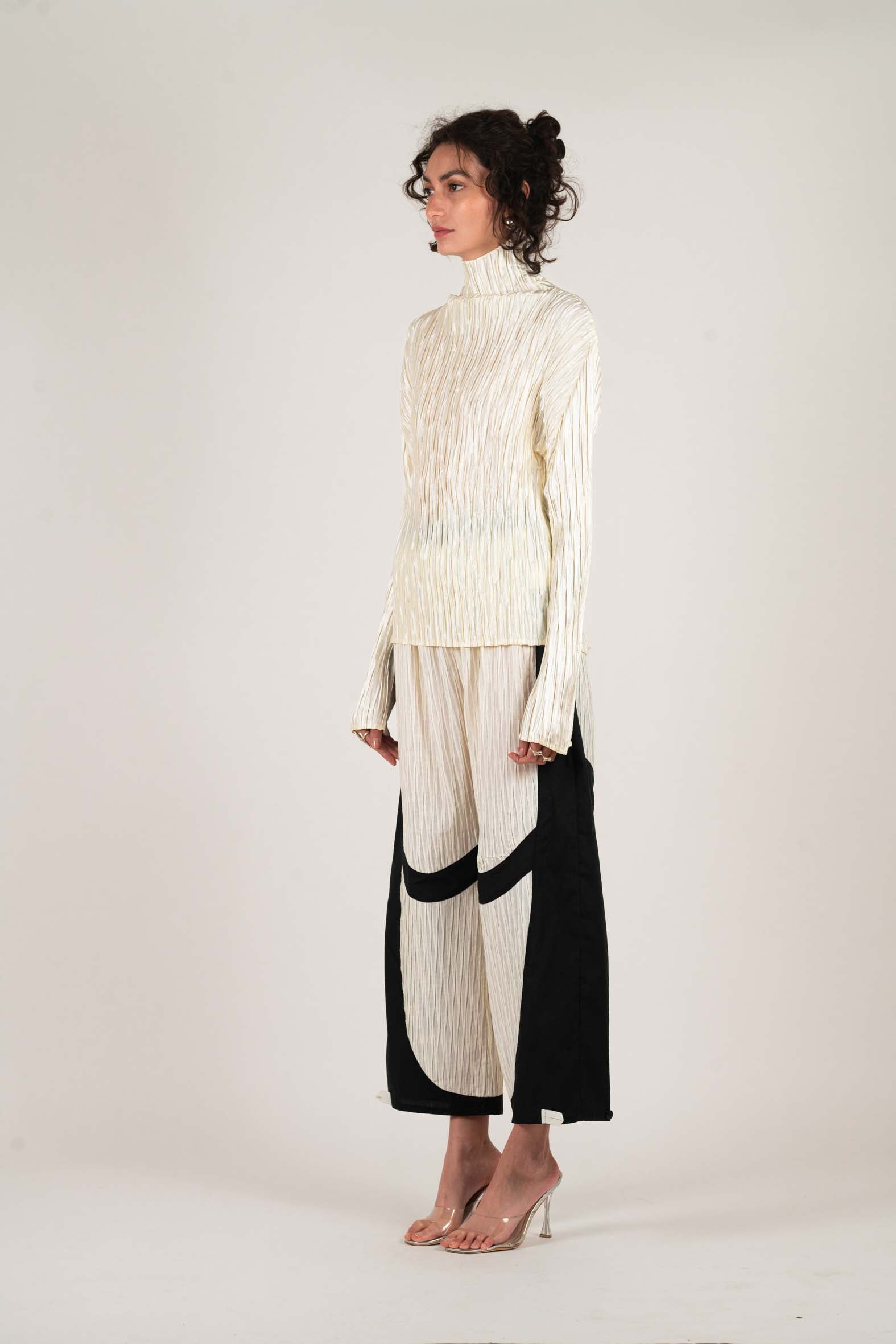 NIN STUDIO EROSION TURTLENECK PEARL 5