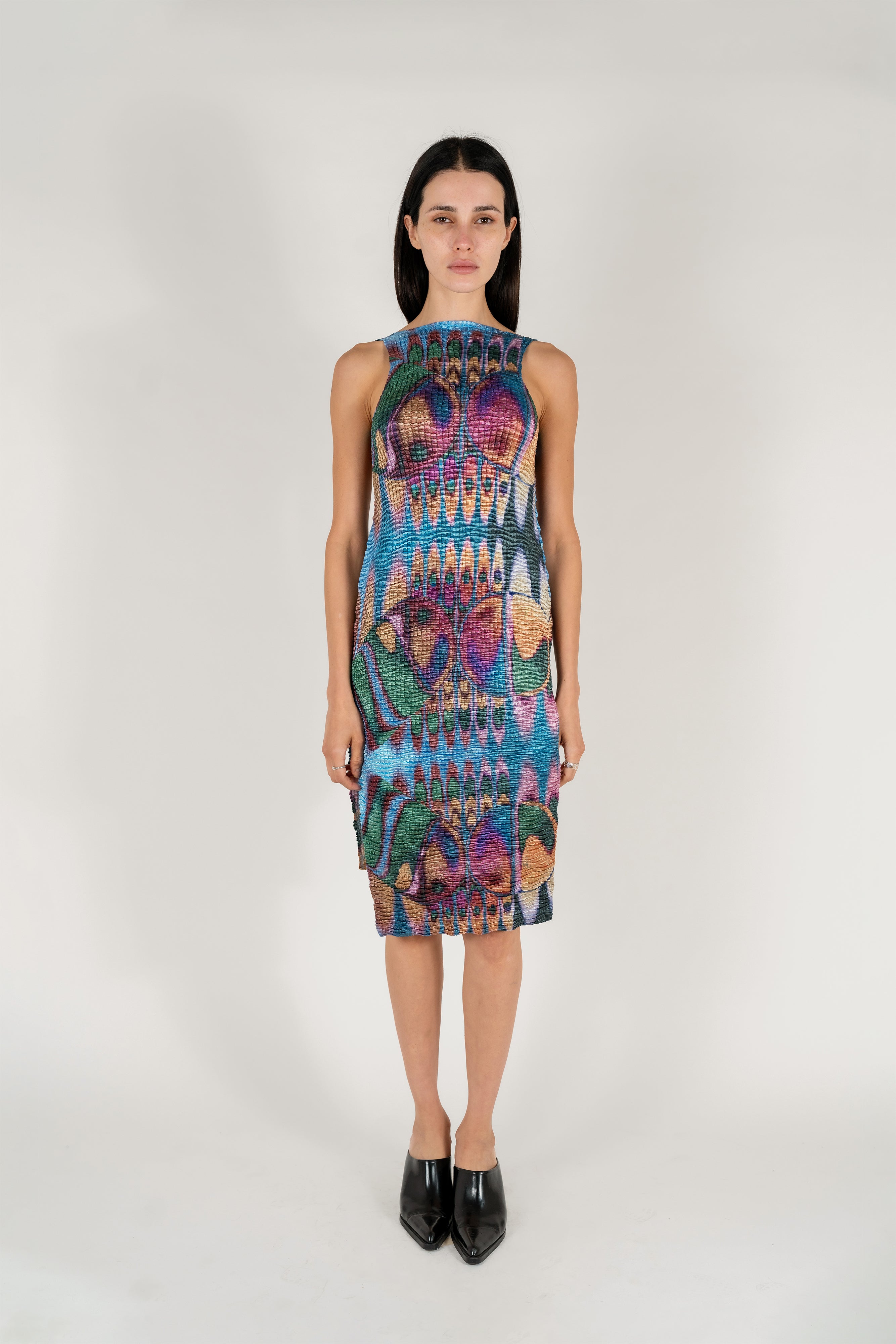 NIN_STUDIO_SKIN_DRESS_PRISMATIC_GROUND_1