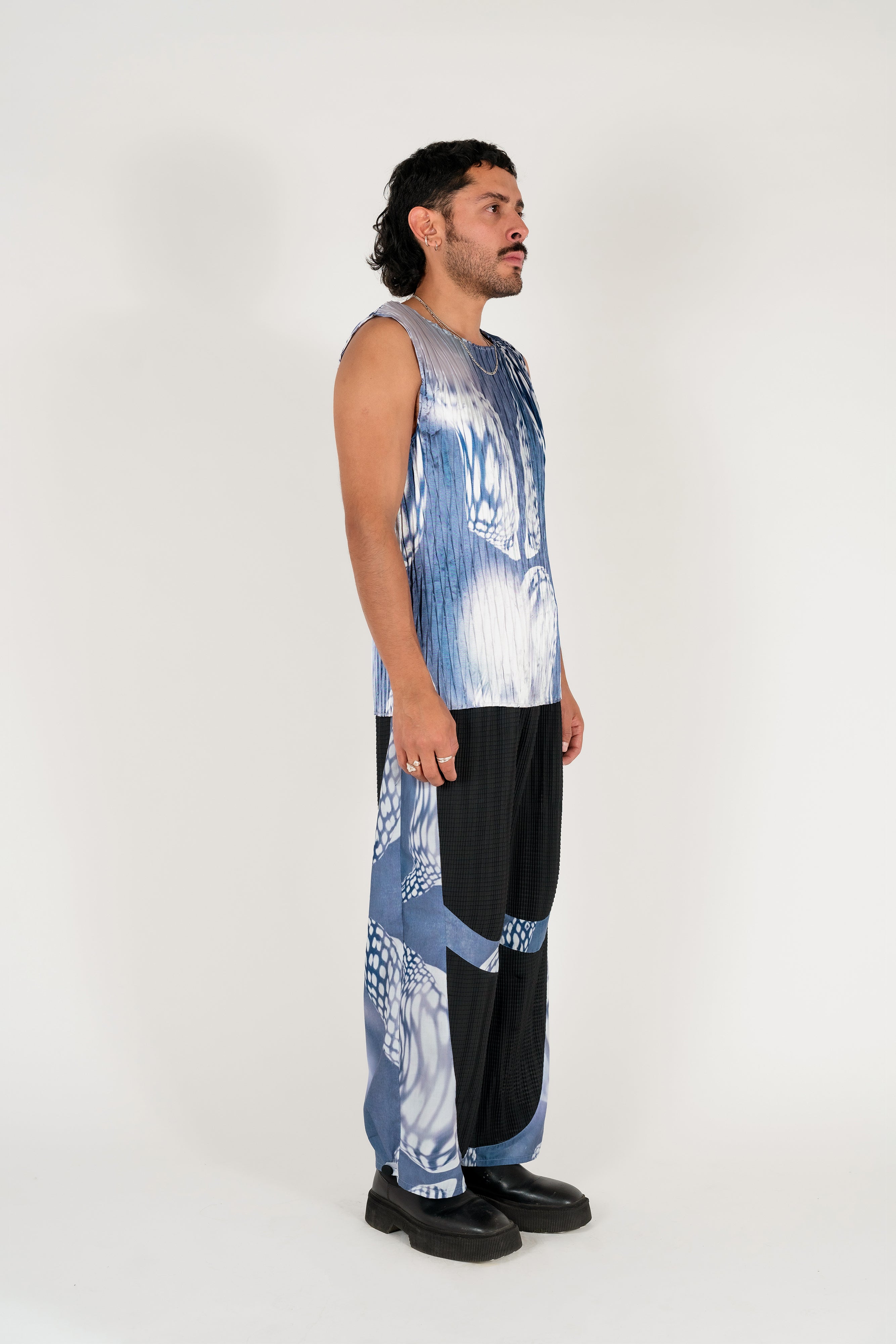 NIN_STUDIO_SPACE_TANK_STELLAR_RAY_2